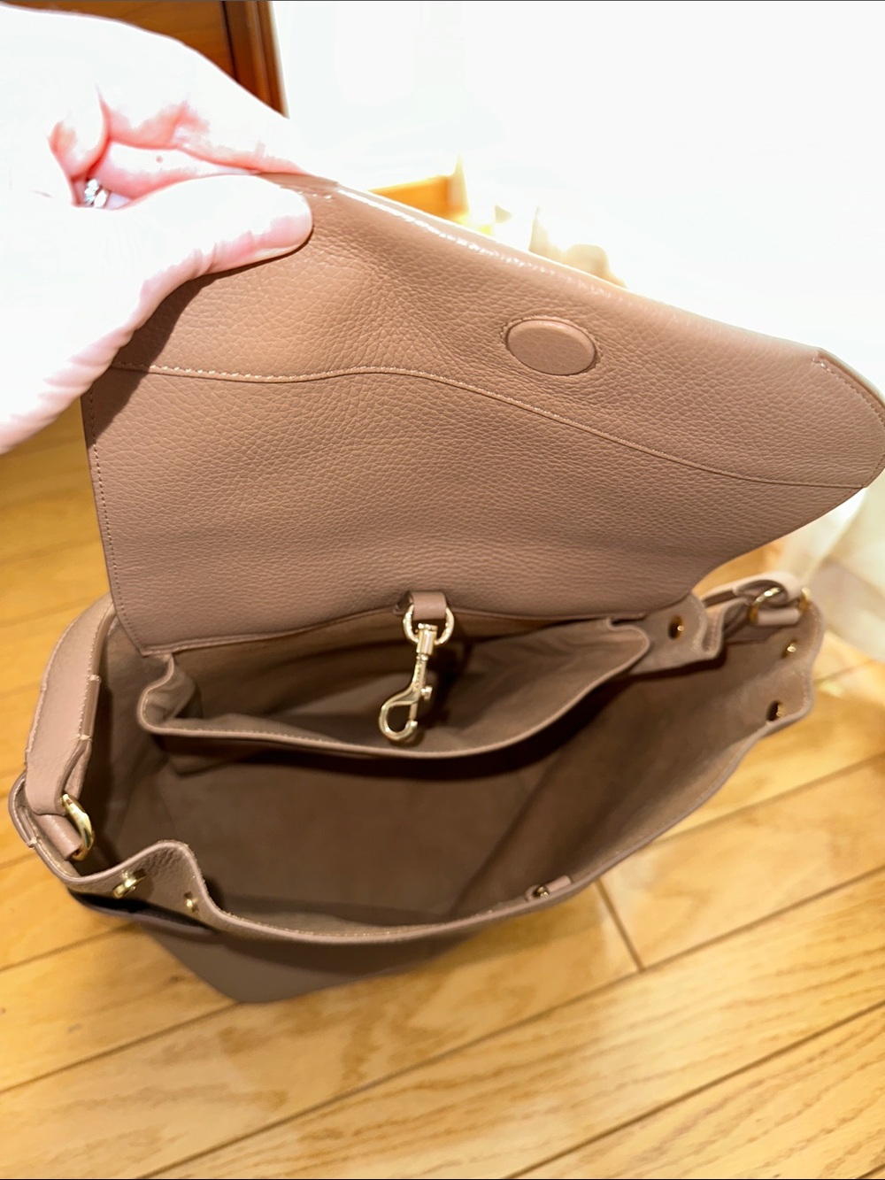 Cuyana 13-inch Leather Backpack in Cappuccino - Picture 4 of 4